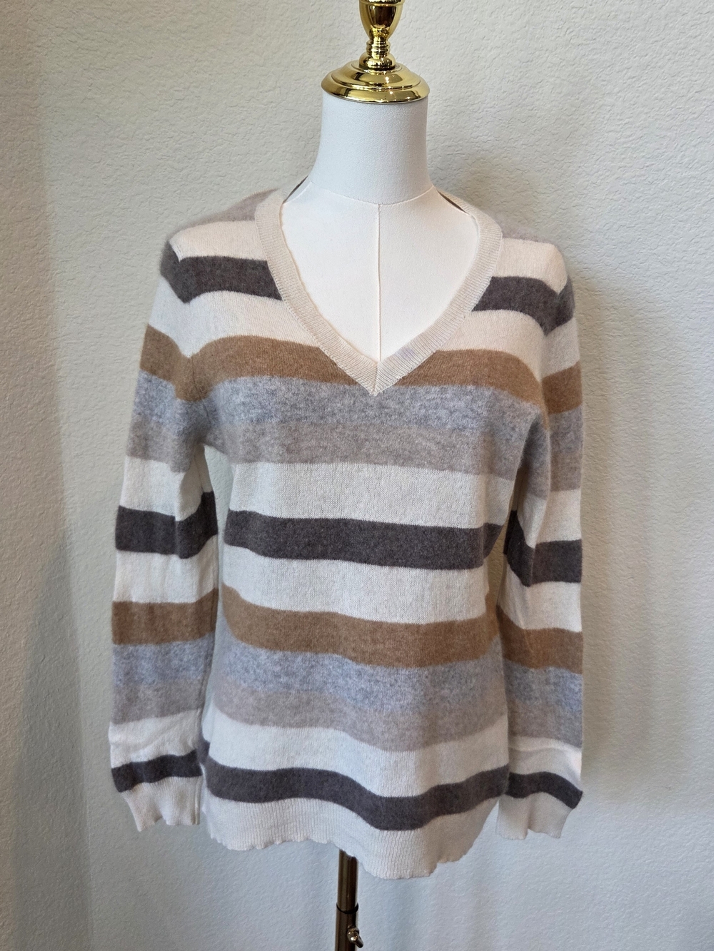 Cashmere Charter Club Luxury 100% Cashmere Striped V Neck Sweater XL Fits M